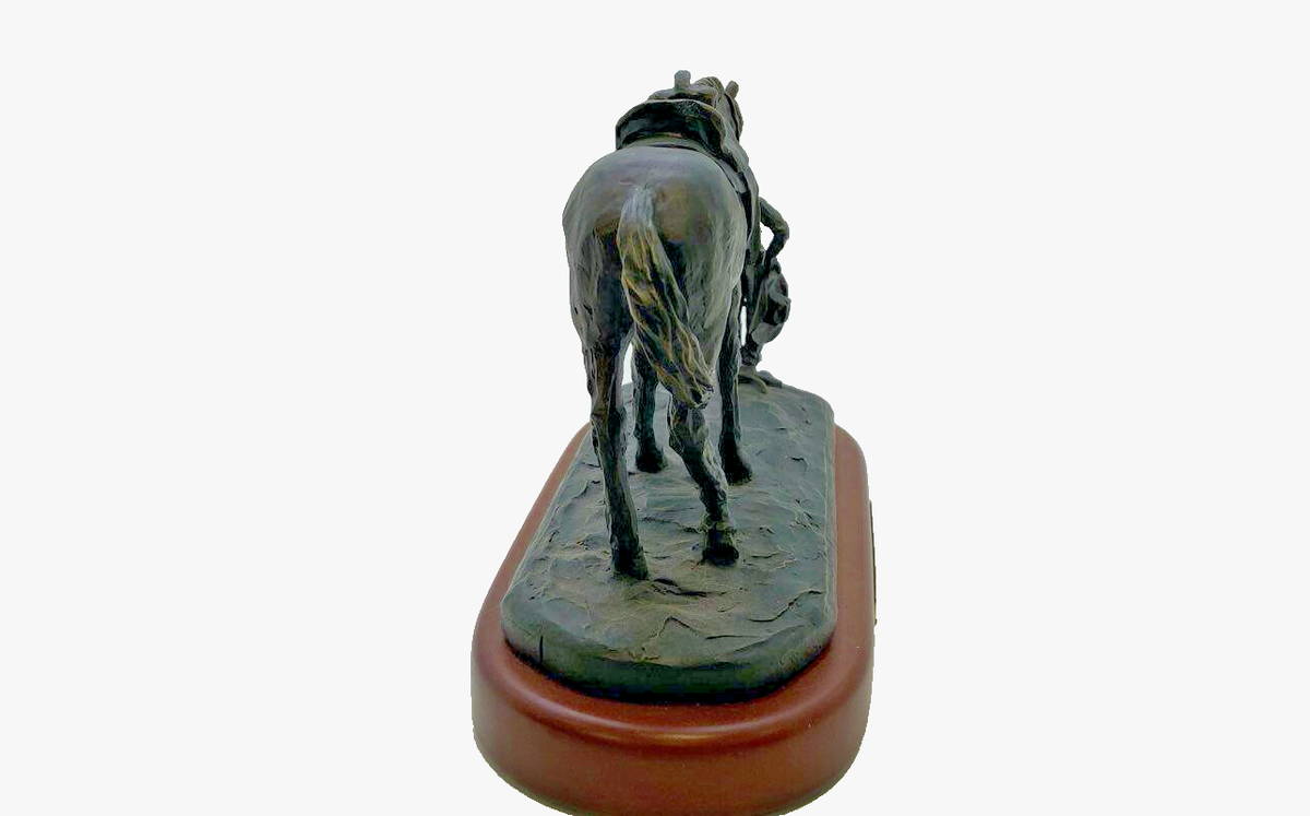 Lifestyles By Montana Silversmiths Statue “First Love“ Horse