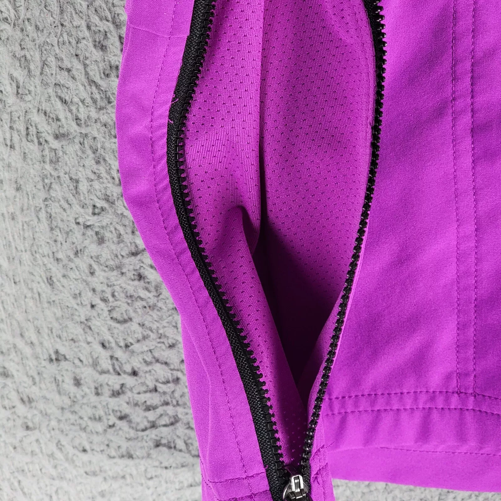fabletics breathe run workout vented shorts