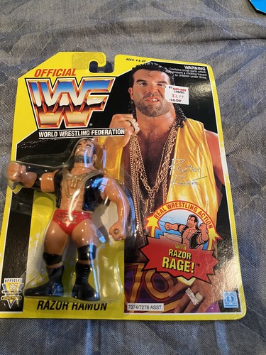 Hasbro WWF Razor Ramon Yellow Card Wrestling Figur...