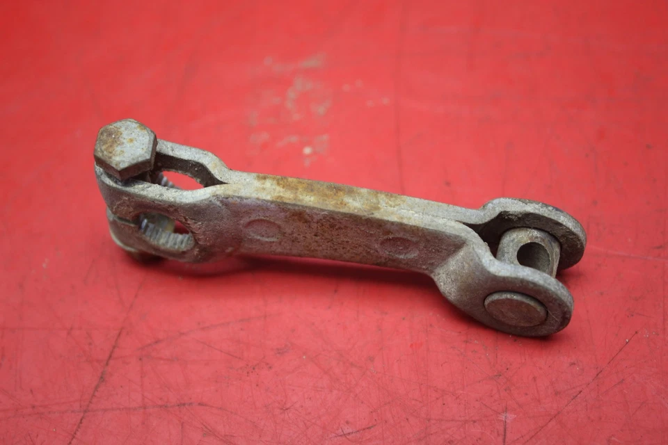 Brazo actuador freno trasero Suzuki TS90 1972 Foto 3 de 4