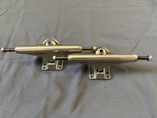 Independent Skateboard Trucks 