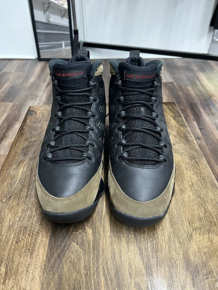 Talla 10.5 - Air Jordan 9 Retro 2024 Olive (HV4794-030) Usado Foto 2 de 4