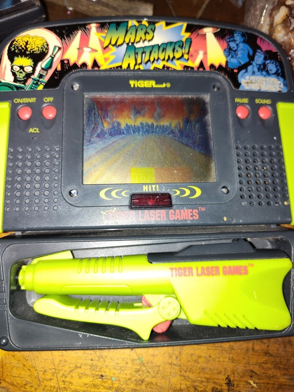Vintage 95 Tiger Handheld Electronics Laser Game Mars Attacks Tested & Working 