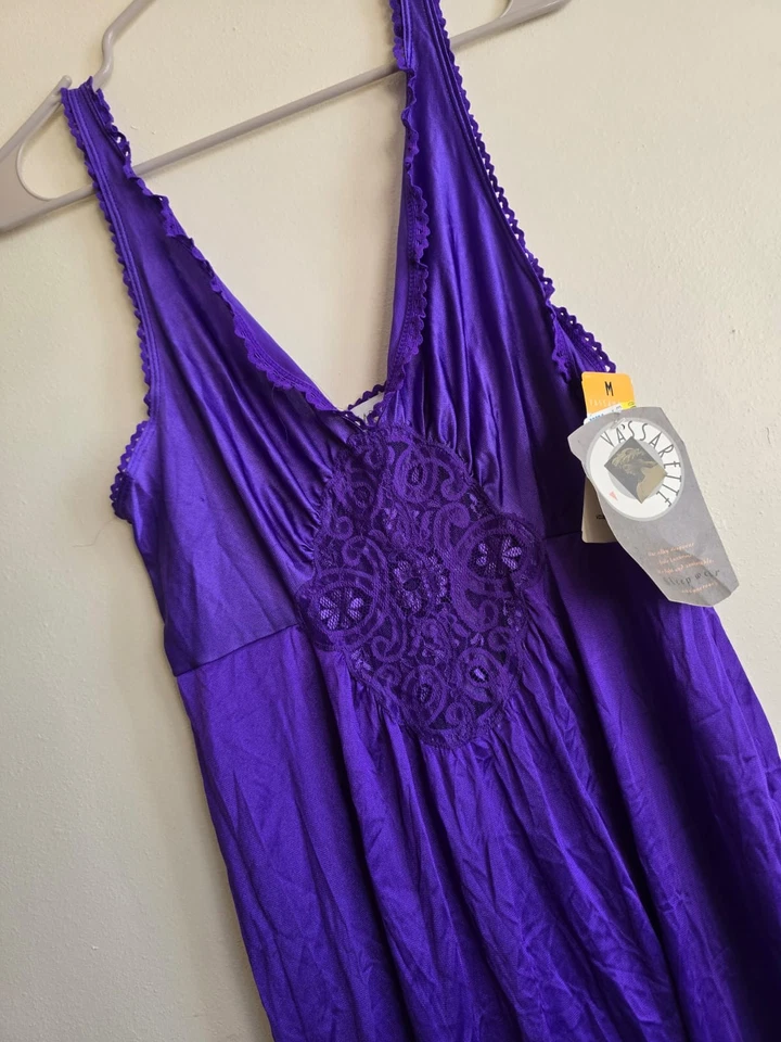NWT Vassarette Vintage Purple Long Nightgown Embroidered Lavender Size Medium - Image 3 of 4