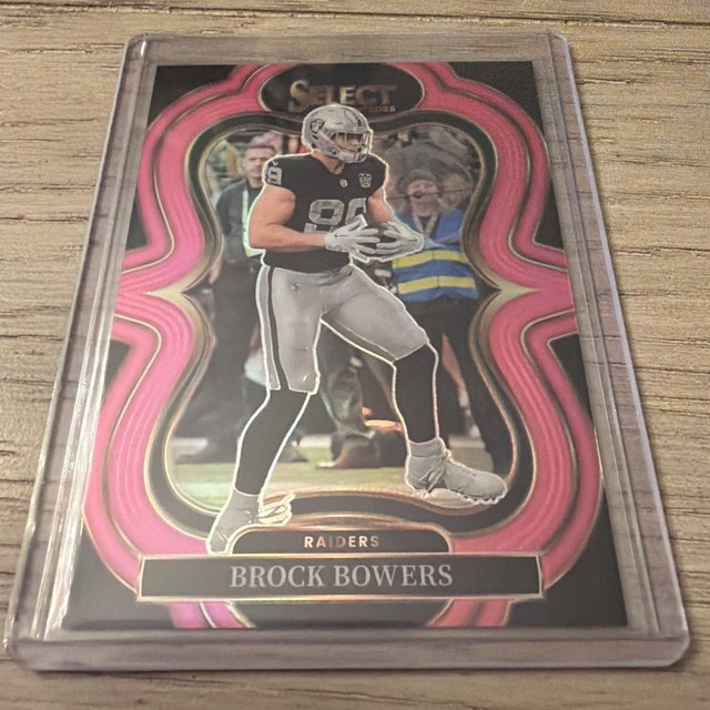 2025 Panini Select #305 Brock Bowers Pink Prizm /4 Las Vegas Raiders