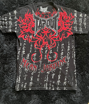 Tapout Herren T-Shirt M Baumwolle Schwarz/Rot/Grau Logo Druckgrafik Rundhals