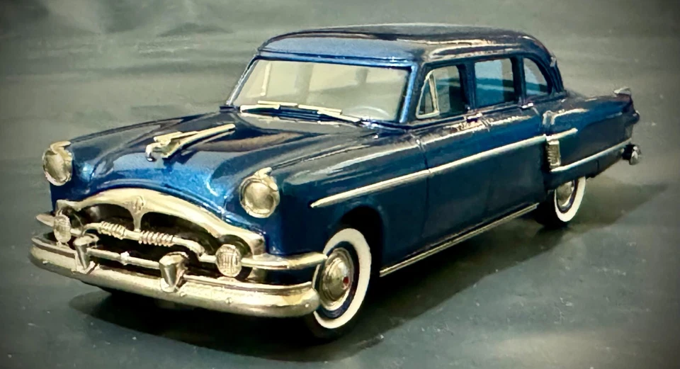 Brooklin BRK 195 1954 Henney-Packard 8-Passenger Limousine (Meridan Blue Met) - Image 4 of 4
