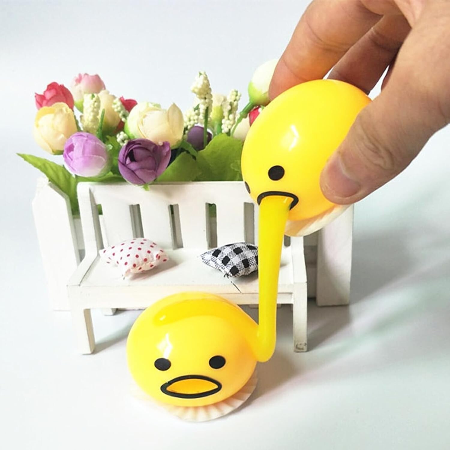 4Pcs Puking Egg Yolk Stress Ball, Vomiting Egg Yolk Stress Ball, Vomiting Disgus