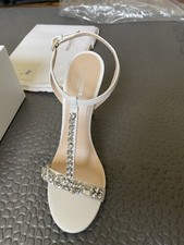 Pronovias bridal shoe