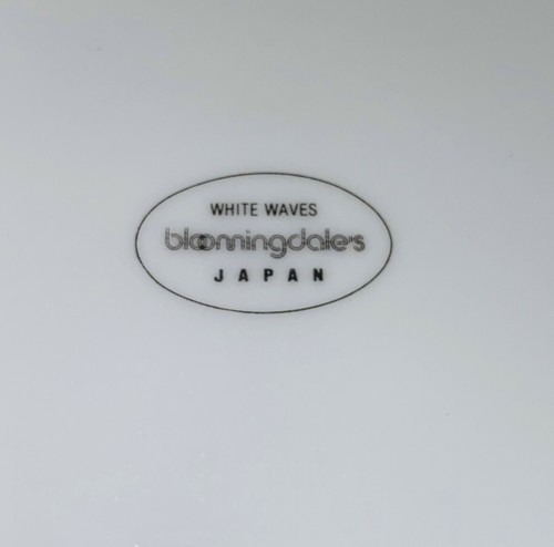 8 Japan BLOOMINGDALE'S* WHITE WAVES * 10 1/4" DINNER PLATES - Picture 2 of 2