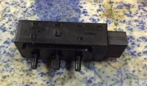 6 WAY POWER SEAT ADJUST SWITCH HOLDEN COMMODORE VZ VE VF HSV 2004-ON - Picture 3 of 4