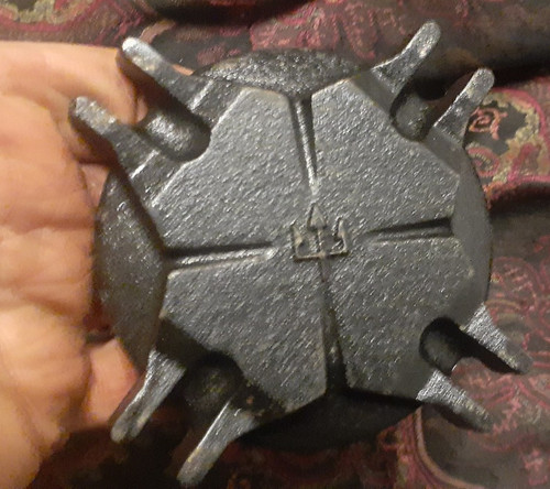 Neptune T-10. 5/8 X 3/4 Water Meter Bottom, Back, Freeze, Steampunk, Or Usable!!
