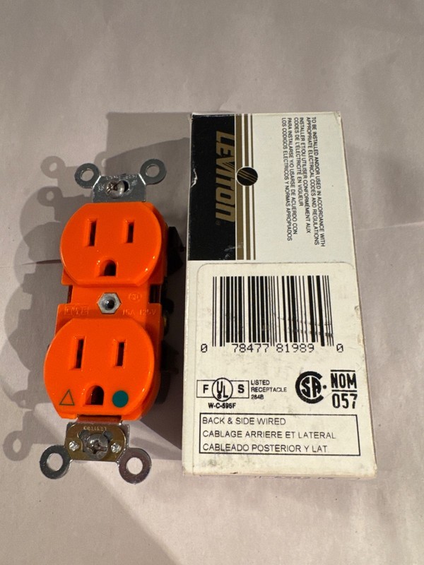 Leviton 5262-IG Duplex Outlet Receptacle 15A 125V 2 Pole 3 Wire Commercial Grade