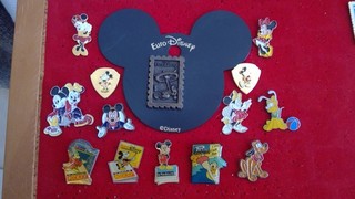 lot de pin's sur Disney