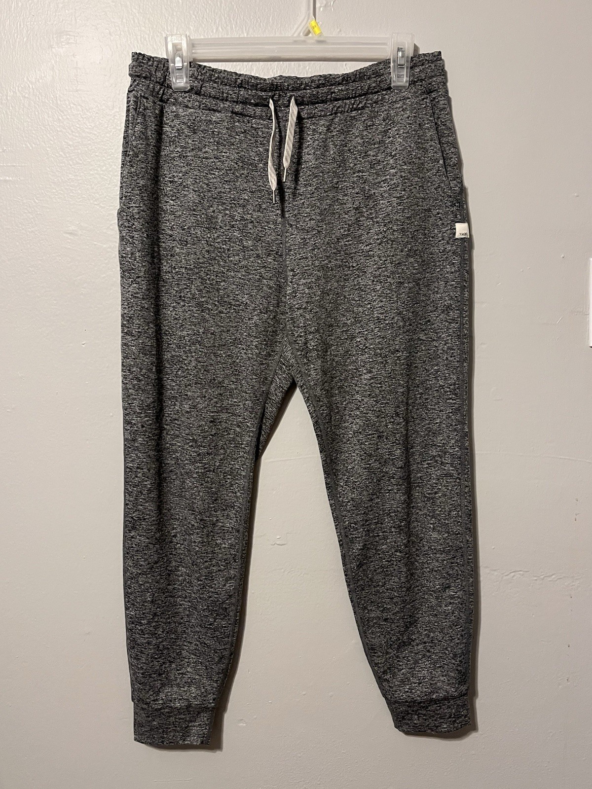Vuori Women's Performance Dream Knit Heathered Gray Joggers Size M