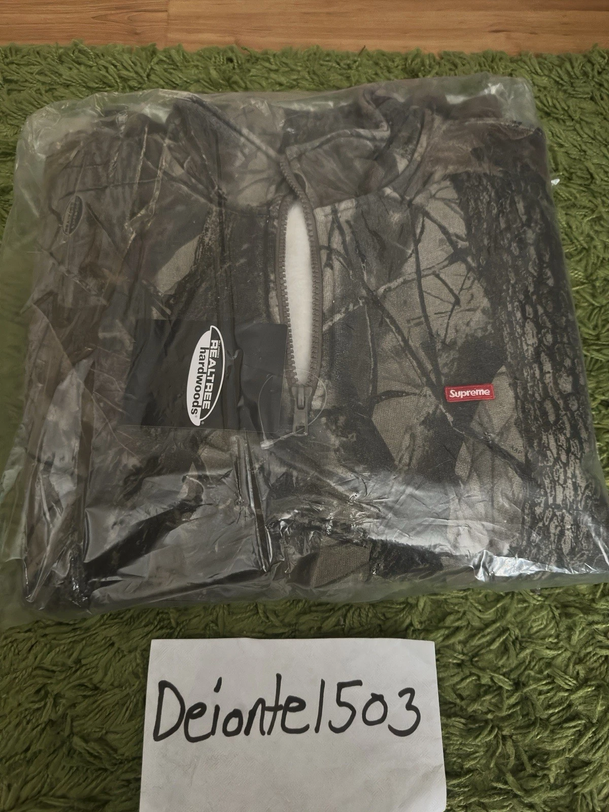 SUPREME SMALL BOX DEMI ZIP PULL (MOYEN) (REALTREE HARDWOODS CAMO) MIAMI BOX