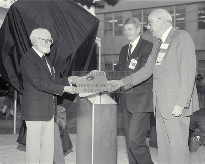 AMES RESEARCH CENTER TIME CAPSULE BURIAL CEREMONY DECEMBER 1989 8X10 PHOTO