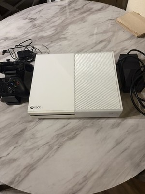Microsoft Xbox One Console White 500GB Console with 2 Controllers And Cables