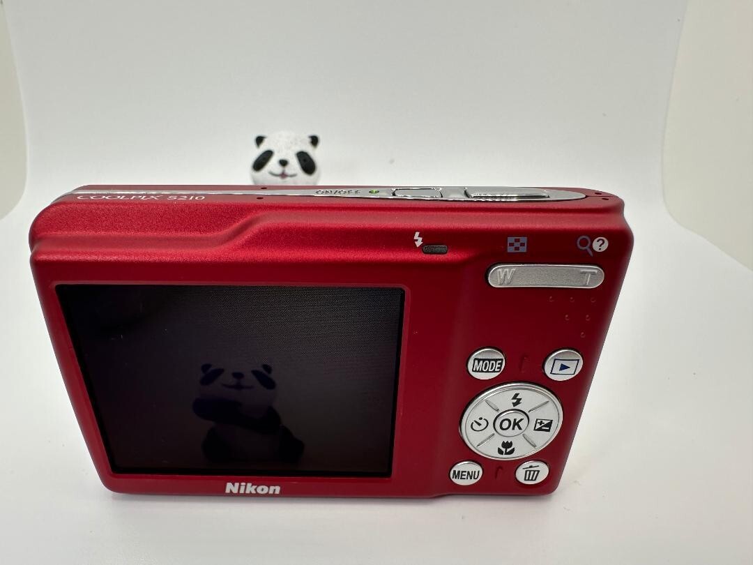 Nikon COOLPIX S210 Red Compact Digital Camera 8.0MP 3x