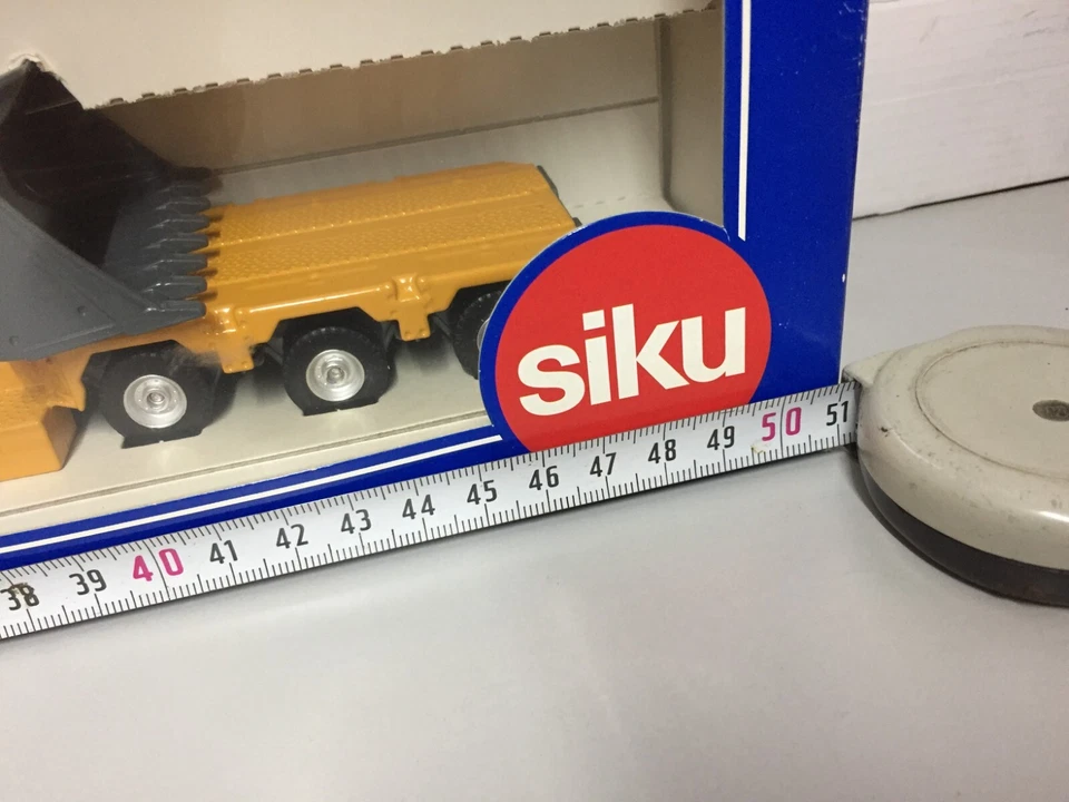 Scania R620 truck & Liebherr 580 loader 1/50 die-cast model SIKU #3933 - BNIB - Imagen 4 de 4