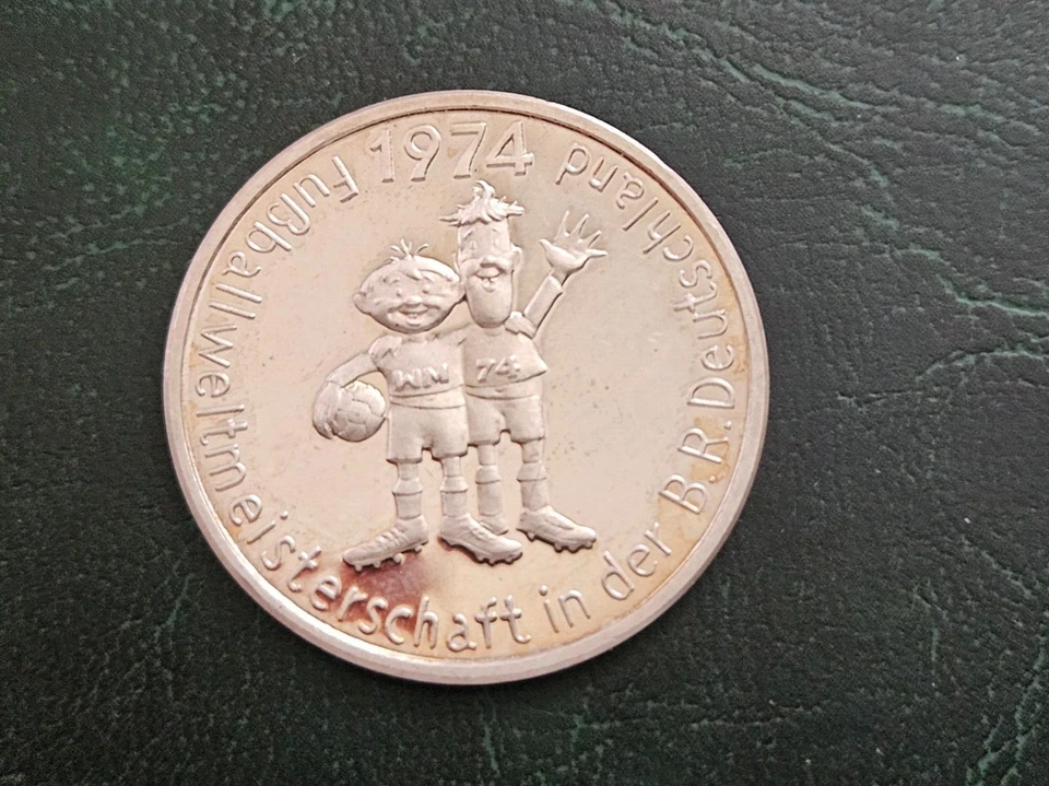 1974 Germany FIFA World Cup Football Silver Coin Mascots Tic Tac 30mm - Image 2 of 3