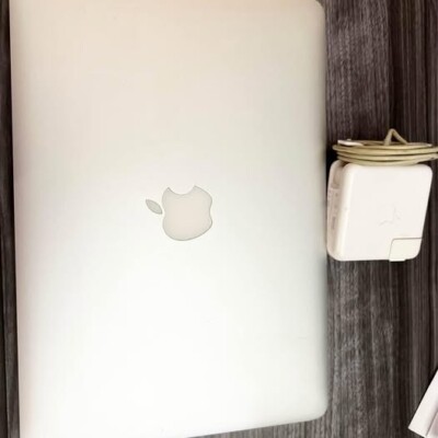 Apple MacBook Pro 13 in 2015 Silver/Intel Core i5 2.70 GHz, 128 GB