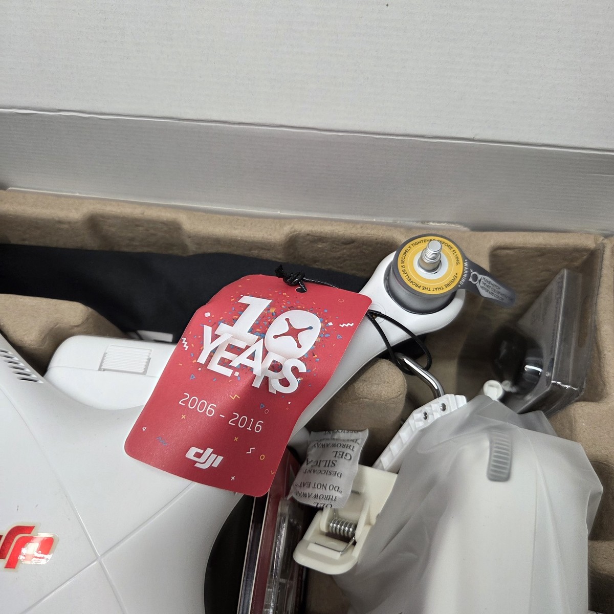 ☆すずさま専用☆DJI PHANTOM 3 STANDARD ドローン DJI Phantom 3 Standard Drone with Photography & Video