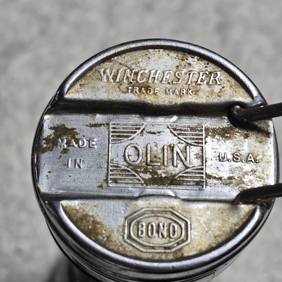 Linterna de Metal Winchester Olin Bond De Colección Negra Hecha en EE. UU. Linterna Antorcha Foto 2 de 4