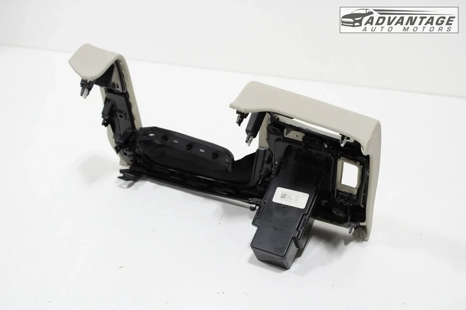 2017-2020 LINCOLN CONTINENTAL DASHBOARD DASH LEFT DRIVER SIDE KNEE COVER OEM - Image 3 of 4