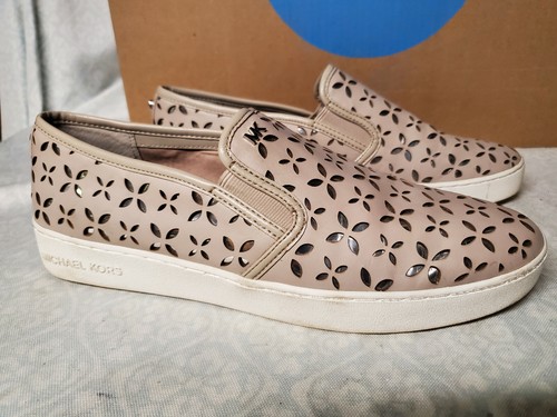 Michael Kors Women's Cement Silver Keaton Perforated Floral Slip-On Leather 11 - Picture 2 of 6