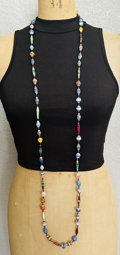 Colorido Collar Boho Africano Cuentas de Papel Reciclado Hecho a Mano en Kenia 60" de Largo - Imagen 5 de 5