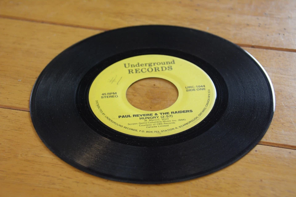 PAUL REVERE & THE RAIDERS "HIM OR ME" 45 RPM 7" RECORD VG+ [d42-2] - Image 2 of 4