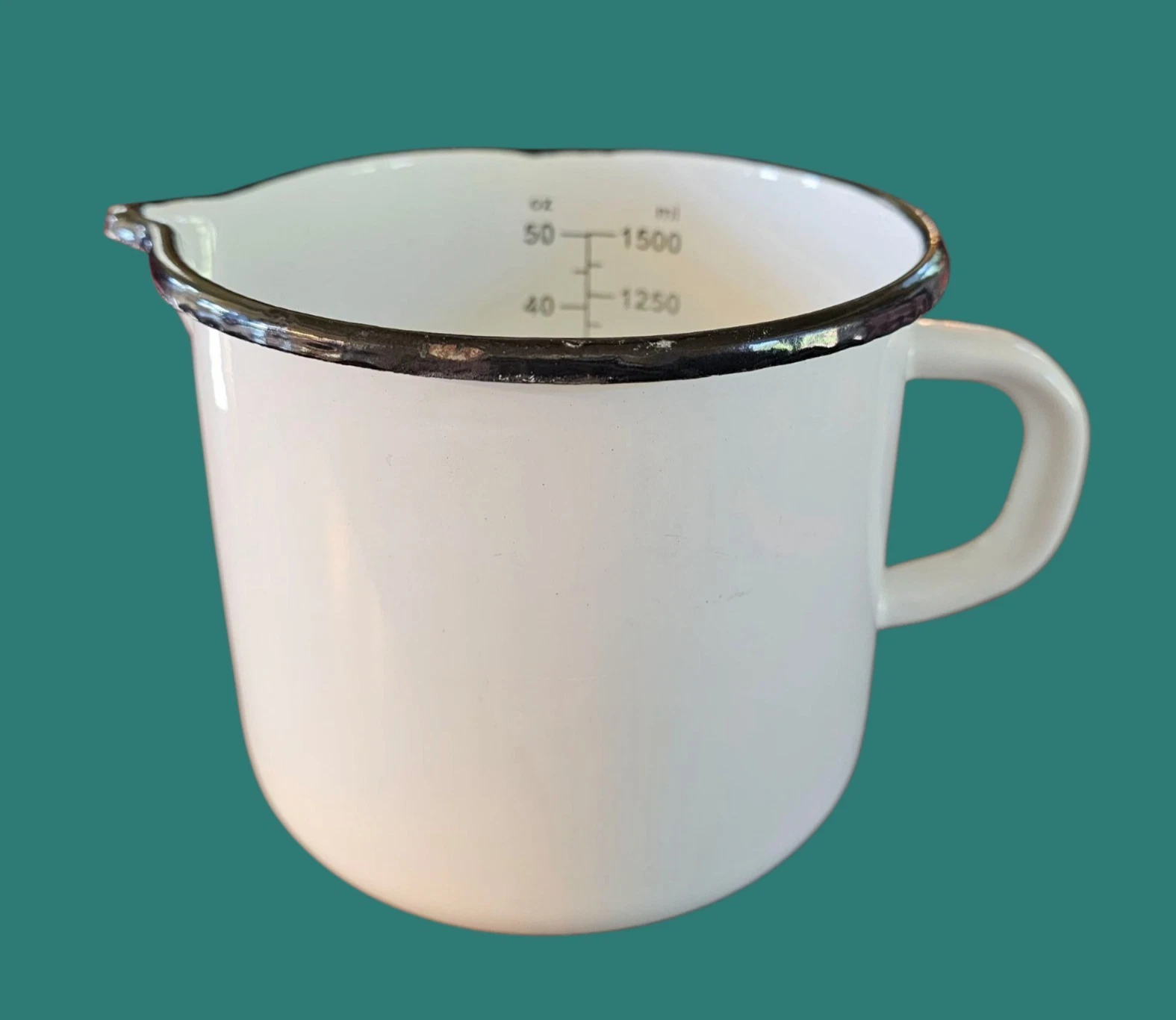 Emailul Enamelware Romania White 50 oz Measuring Cup Pitcher Farmhouse 6" X 5"