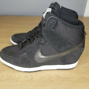 nike wedge sneakers size 9