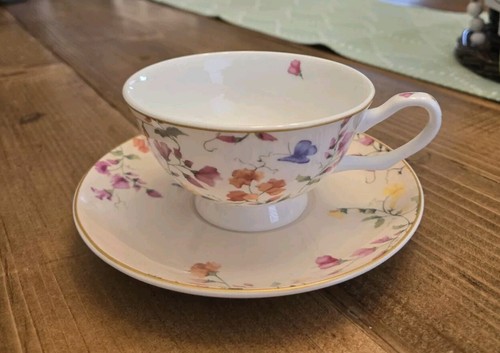 Grace's Teeware Teetasse & Untertasse Schmetterlinge Blumenmuster Pfirsich weiß feiner Knochen China