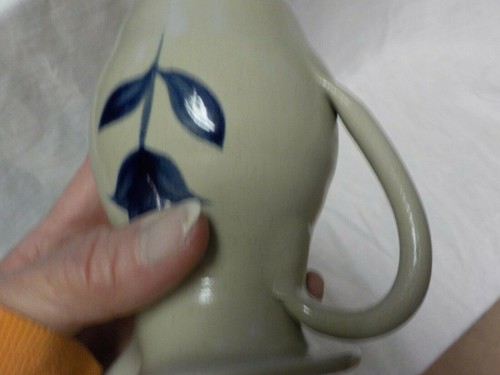 Vintage Williamsburg Pottery Pitcher Jug 4.75" Tall Cobalt Blue Floral On Grey - Picture 12 of 12