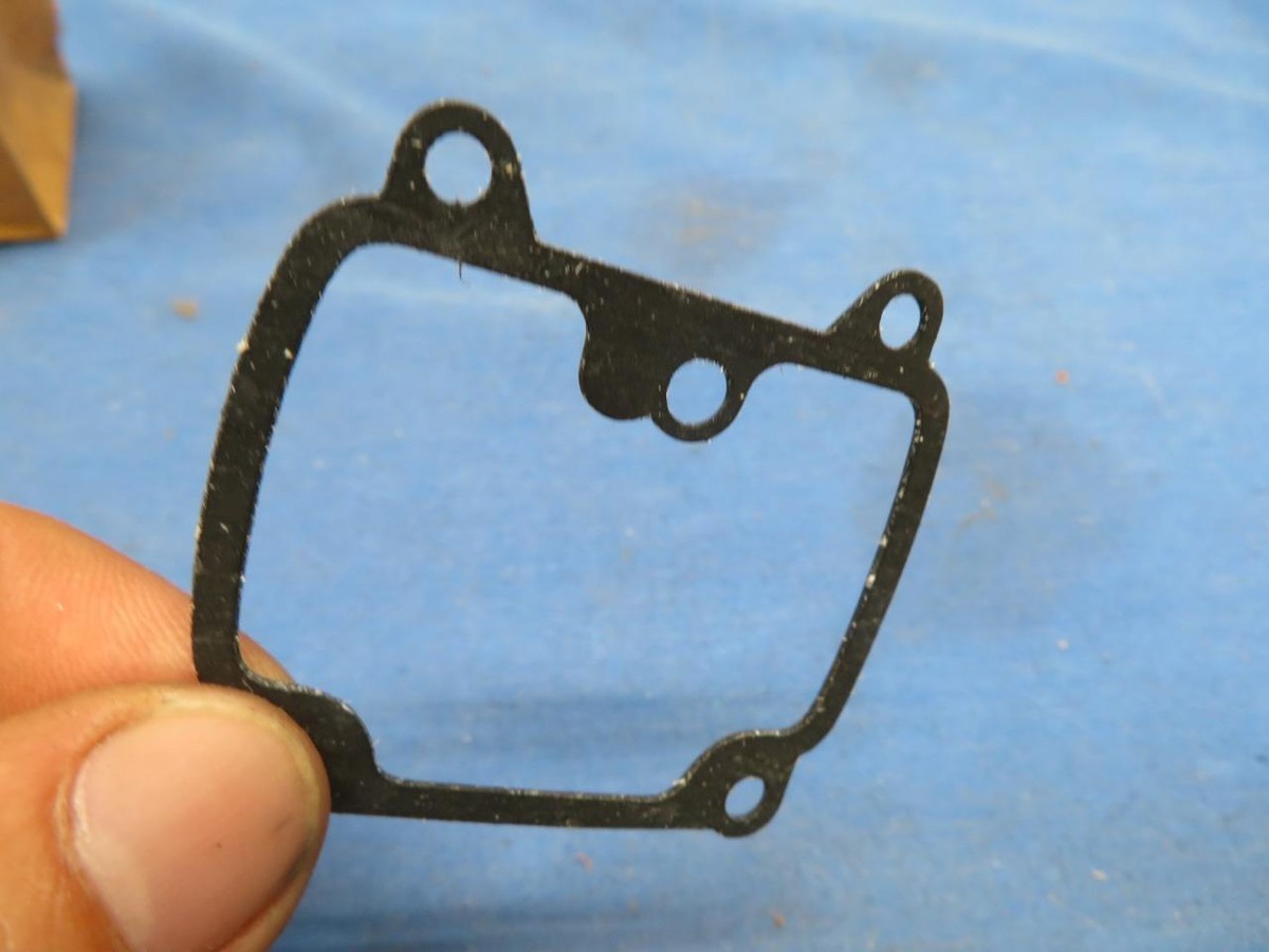 krg 様 NOS Kawasaki # 16019-011Carb Float Bowl Gasket AR KV MT1