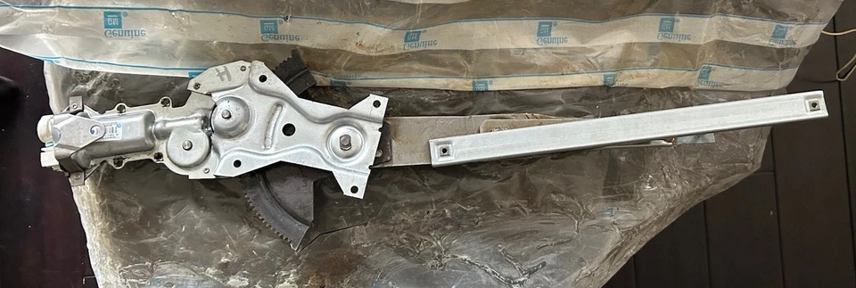 Genuino GM 1995-2005 Chevrolet Pontiac Puerta Ventana LH PWR Regulador Asm 15218046 Foto 4 de 4