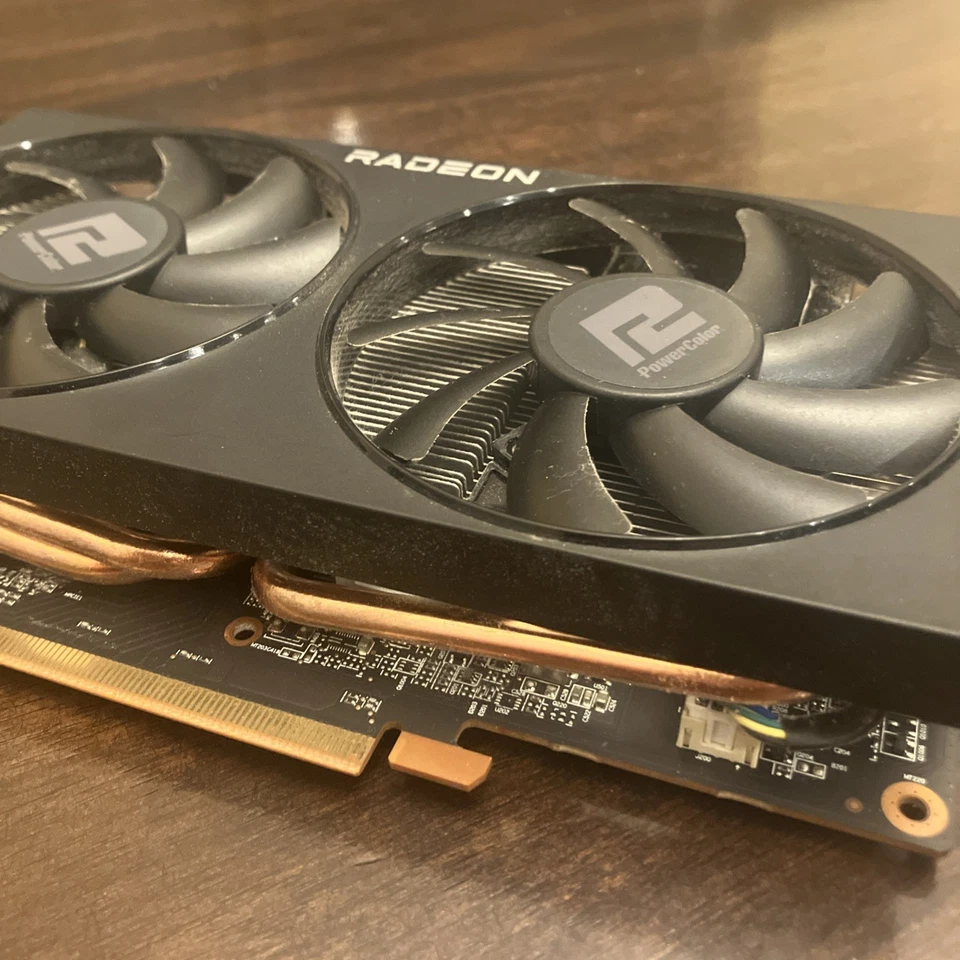 Tarjeta de gráficos AMD Radeon Power color RX 6600 8 GB probada funcionando Foto 2 de 4