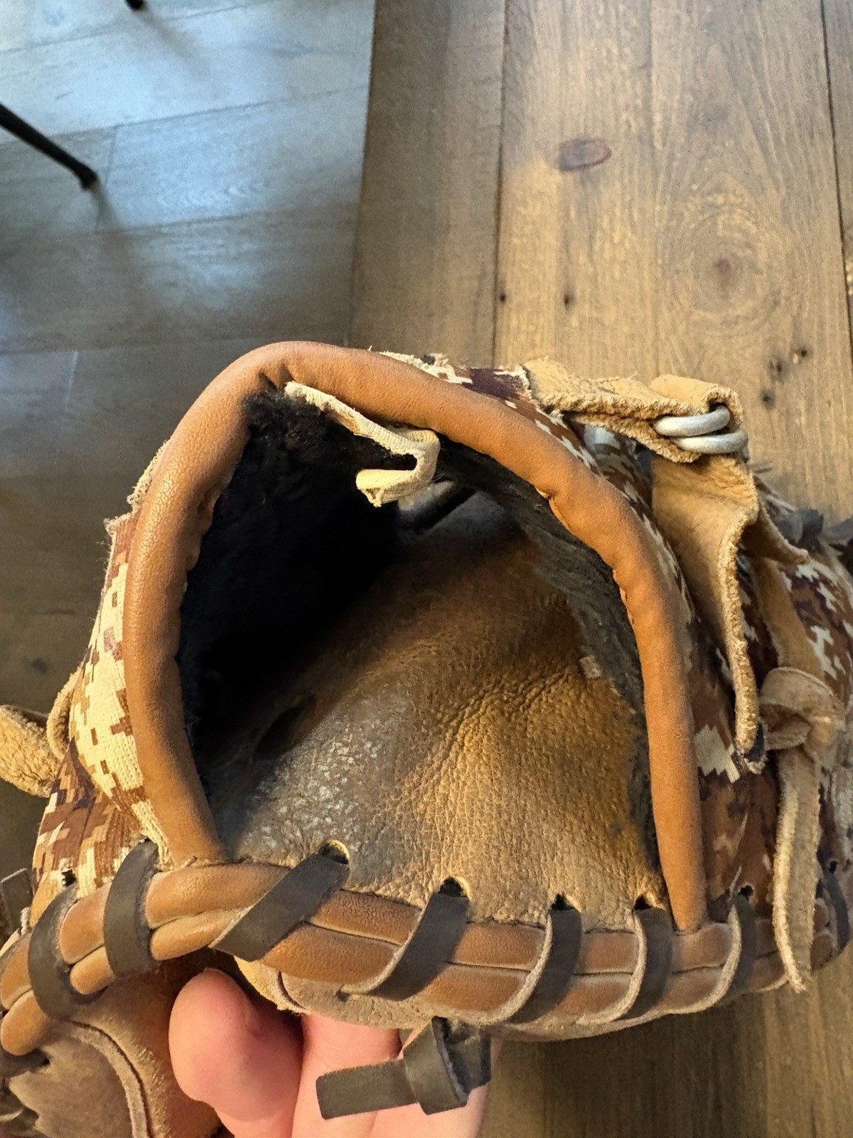 Adidas Baseball YouthCatchers Glove Brown Camo RHT thumbnail 5