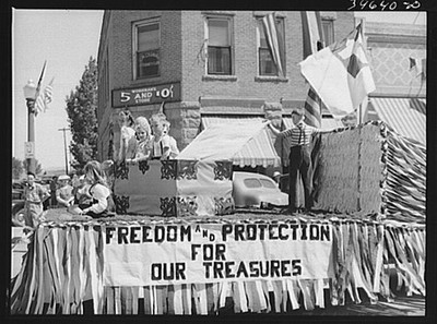 Photo:Vale Oregon 1941 Fourth of July Parade Float Freedom and Protection