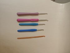 5-Piece Crochet Hook Set   Assorted Sizes   Soft Grip Handles