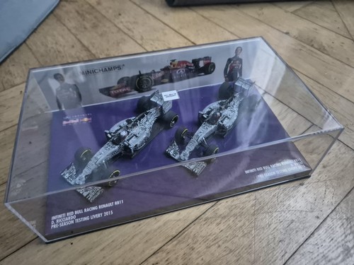 RB11 Ricciardo Kvyat Pre-Season Testing Livery 2015 1:43 Minichamps Limitiert... - Bild 7 von 7