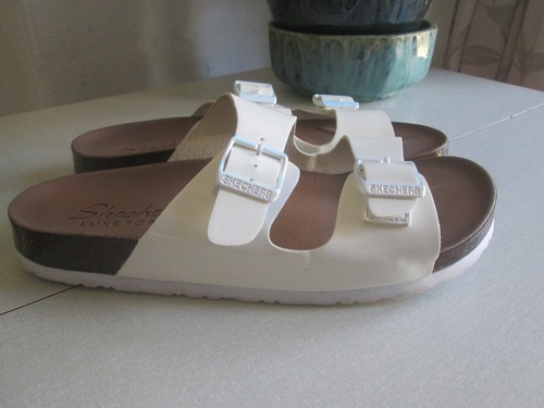 Skechers Luxe Foam white patent two strap sliders - size 6