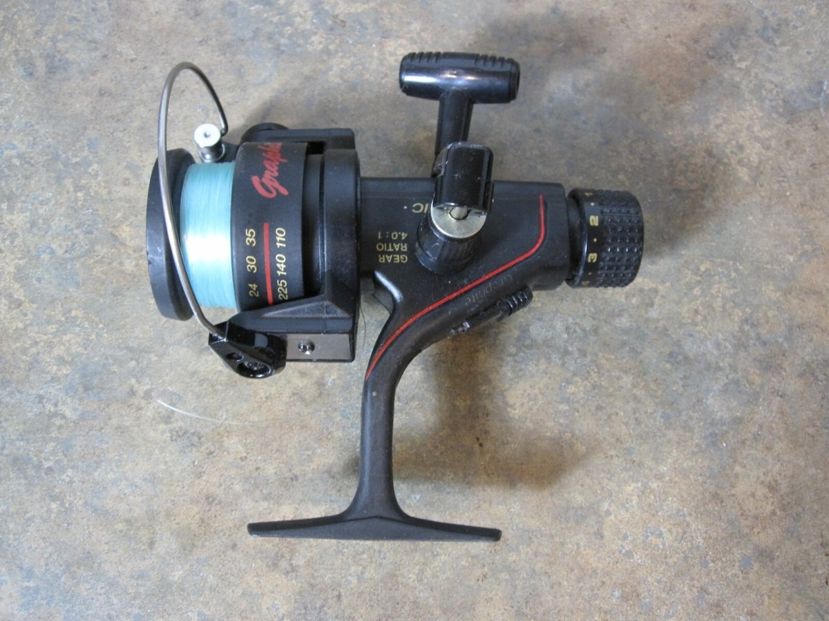 Vintage Olympic 330 Graphite Fishing Reel 4.0:1 Ratio