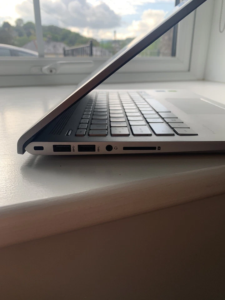 HP Pavilion 14-BF0xx 14" Intel i7-7500u 256GB SSD Laptop Silver - Windows 10 - Image 3 of 4