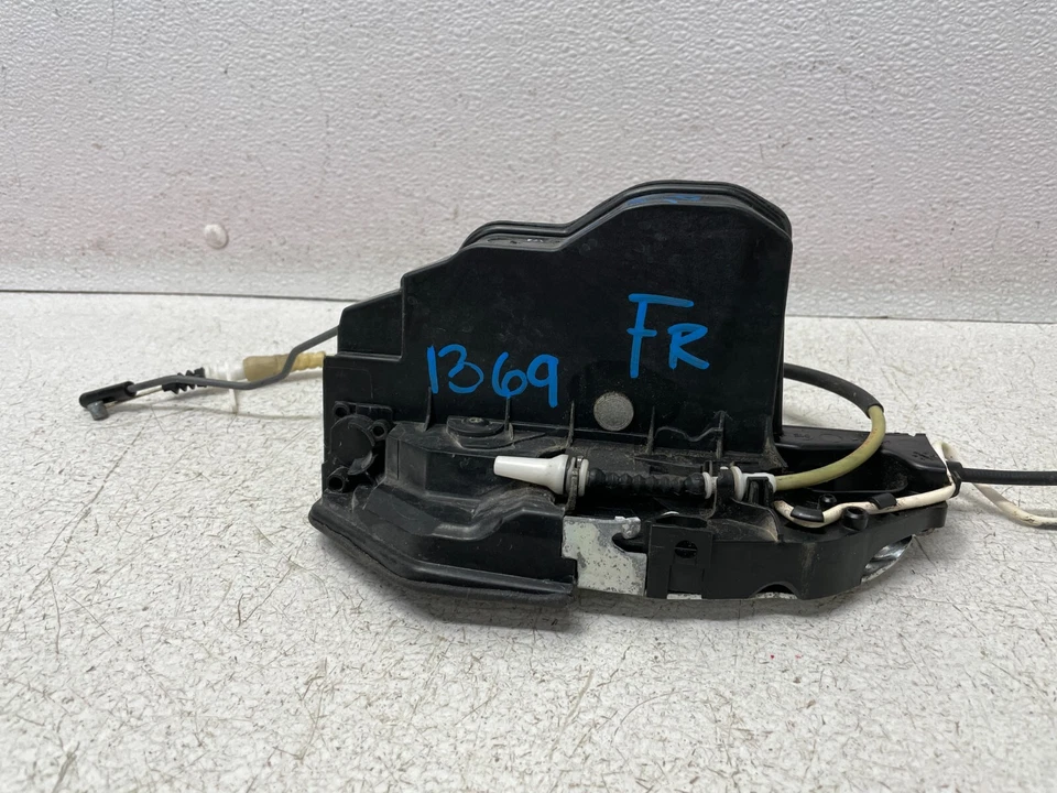 Actuador de cerradura de puerta de pasajero delantero derecho 13 14 15 BMW Alpina B7 F01 F02 1369 OEM Foto 3 de 4