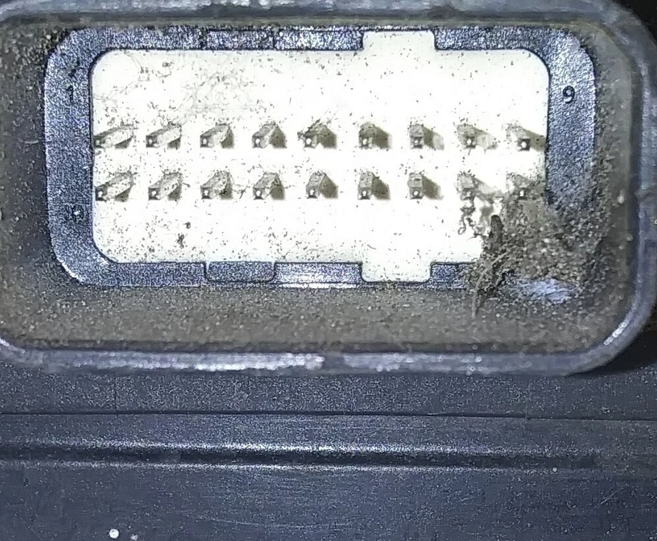 23277016 Adaptive cruise control module 2015-2020 GM Yukon - Image 3 of 4