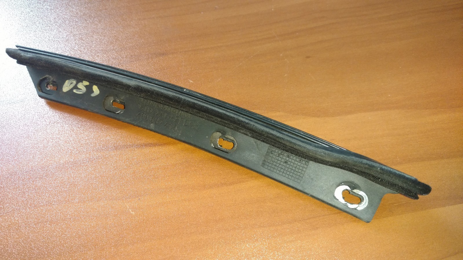 LAMBORGHINI GALLARDO & LP560 DRIVER LEFT SIDE ROOF SEAL MOULDING OEM 400837439 