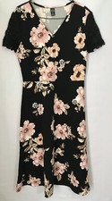 Ladies Women V-Neck Flared Black floral short lace sleeve Midi gown Size Medium